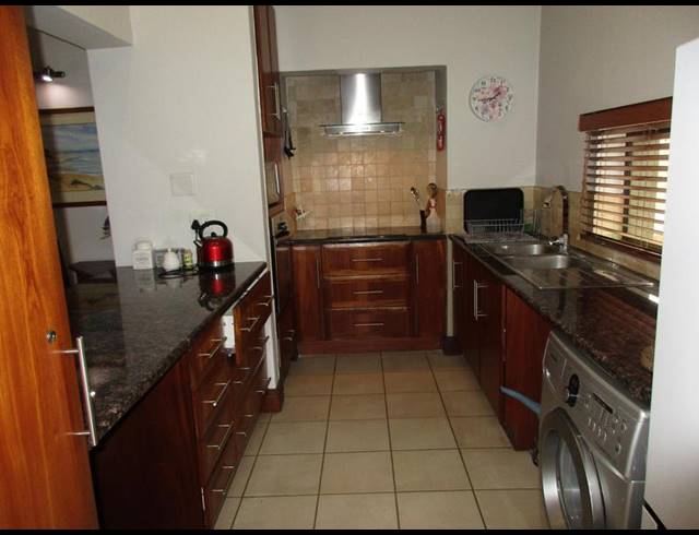 1 BEDROOM TOWNHOUSE FOR SALE IN RETIRE AT MIDSTREAM